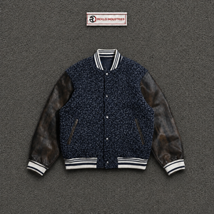 Veste universitaire classique bleu marine pour homme, style preppy, col rabattu, coupe droite, pour usage quotidien. - Product Image 5