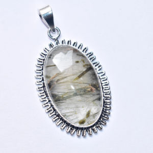 Colgante de Rutilo Verde Chapado en Plata, Cabujón de Rutilo Verde, Colgante de Rutilo con Corte Rosa - Product Image 1