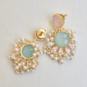 ต่างหูห่วงทองเหลืองชุบทองคำแท้ ขายส่ง ต่างหูหินธรรมชาติ งานทองเหลืองโบราณ ปลอดภัยต่อผิวแพ้ง่าย สวมใส่สบาย คุณภาพส่งออกจำนวนมาก - Product Image 2