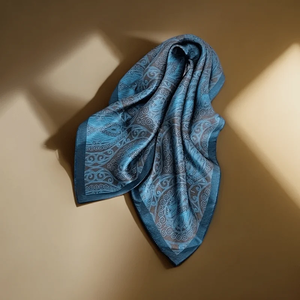 Pañuelo cuadrado estampado de lujo, pañuelo fino y suave de satén para el cuello, pañuelo protector solar para la cabeza para mujer - Product Image 3
