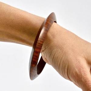 Colección de Pulseras de Madera Artificial con Brazaletes de Madera Natural y Decoración de Latón, Joyería Artesanal de Moda Premium - Product Image 5