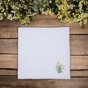 ผ้าลินินสไตล์ยุโรปที่ได้รับแรงบันดาลใจจากฤดูใบไม้ผลิ นุ่มนวลแต่แข็งแรง พร้อมลายปักดอกฟอร์เก็ตมีน็อต เพิ่มความอบอุ่นให้กับงานแต่งงาน งานอีเว้นท์ และการรับประทานอาหารในชีวิตประจำวัน - Product Image 1