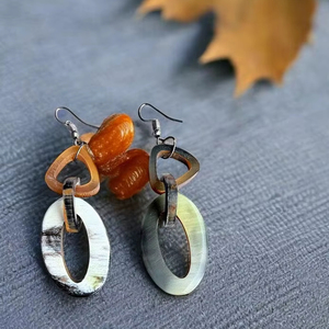 Collar con Colgante de Cuerno de Búfalo Natural de 3.15 Pulgadas (8 cm), Collar Corto de Cuerno de Búfalo Natural Hecho en India por Perfect Enterprises - Product Image 1