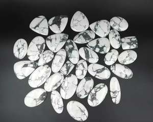 หินฮาวไลท์คุณภาพสูง สีขาวธรรมชาติ ทรงคาโบชอง ขัดเงา หินหลวม เหมาะสำหรับทำเครื่องประดับ มีจำนวนมาก - Product Image 2