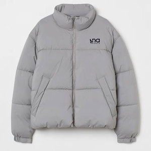 Chaqueta Clásica de Invierno Acolchada con Textura Moderna y Aislamiento Térmico - Product Image 1