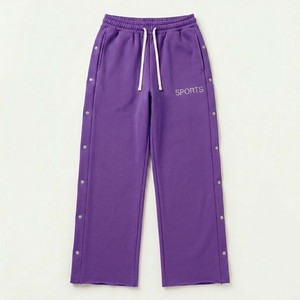 Pantalones Deportivos Morados para Mujer, Corte Recto, Cintura con Cordón, Detalle de Botones, Logotipo Deportivo, Ajuste Holgado, Forro Polar, Estilo Otoñal - Product Image 4