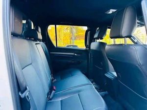 Camioneta Deportiva Usada 2025, Doble Cabina, Diésel 2.8L, 4x4 - Product Image 5
