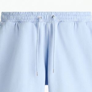 Shorts de sport décontractés pour hommes en bleu clair avec logo brodé personnalisé |   Shorts de sport à taille élastique sur fond blanc uni - Product Image 5