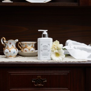 Teabless Gel de Baño Hidratante Vegano con Té Blanco y Ceramida, Lavado y Exfoliante Todo en Uno, 500g - Product Image 4