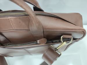 Nuevo Bolso de Piel para Portátil de Alta Calidad para Profesionales, con Compartimento con Cremallera y Correa Ajustable para Hombro/Bandolera - Product Image 3