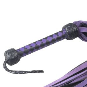 Flogger en cuir de vache véritable avec des franges douces et une poignée ergonomique pour jeux BDSM à impact - Product Image 5