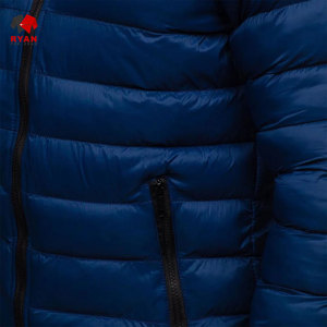 แจ็คเก็ตพัฟเฟอร์ดีไซน์สั่งทำพิเศษสำหรับผู้ชายจาก Ryan Pro Gear พร้อมโลโก้สั่งทำพิเศษ ดีไซน์ ODM ตกแต่งกระเป๋า - Product Image 6