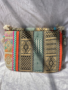 Pochette Bohème Tribale à Franges avec Bordure Monnaie et Broderie Perlée, Sac à Main Textile Fait Main pour Femme - Product Image 4