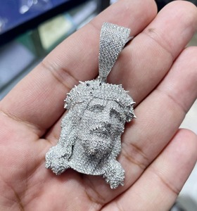 Pendentif Visage de Jésus en Argent 925 avec Moissanite Micro-Pavée, Breloques Religieuses, Bijoux Iced Out, Pendentif de Foi Religieuse, Bijoux Chrétiens - Product Image 2
