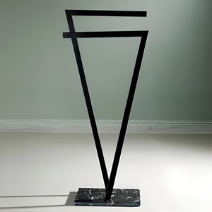 Toallero de pie doble de acero inoxidable con base de mármol, soporte de lujo para toallas, accesorios de baño de alta gama - Product Image 1