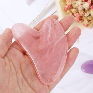 Outils de massage Gua Sha en résine faits à la main, forme personnalisée, pour le visage et le corps, planche de raclage, thème amour, décoration artisanale FAIZA CRAFT - Product Image 5