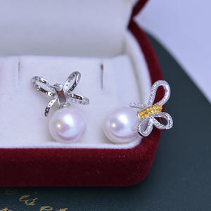 ต่างหูเงินแท้ S925 ประดับมุกน้ำจืดทรงเกือกม้า ดีไซน์หรูหรา ระดับไฮเอนด์ ของขวัญสุดพิเศษสำหรับผู้หญิง - Product Image 3