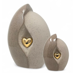 Urnas de Cremación para Adultos y Mascotas, Diseño de Lágrima con Corazón en Oro Oscuro Antiguo, 200 Pulgadas Cúbicas, Ecológicas, Duraderas y Personalizables - Product Image 4