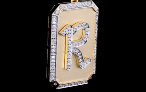 Colgante de Diamante Cultivado en Laboratorio con Inicial Personalizada “R” en Oro Rosa |   Joyería Personalizada con Letras |   Colgante para Hombre - Product Image 3