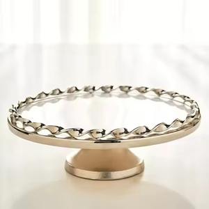 ขาตั้งเค้กโลหะตกแต่งงานเฉลิมฉลองสมัยใหม่ ชั้นวางขนมหวาน ที่วางคัพเค้ก ชั้นวางพรีเมียม - Product Image 1