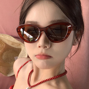 Retro Cat Eye Striped UV400 Sunglasses 2024 New Small Red Book Same Style Round <b>Face</b> Women - Product Image 2