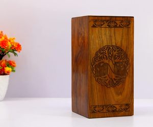 Urne funéraire en bois grande capacité pour cendres humaines, artisanale, style Art Déco, carrée, écologique, à poser sur table ou au sol – Créations Antiques - Product Image 4