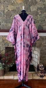 Vestido Caftán de Rayón con Estampado Shibori Tie Dye Tropical, Estilo Boho, Corte Holgado para Mujer - Product Image 3