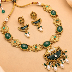 Ensemble collier et boucles d'oreilles longs pour femme JeweleMarket, plaqué or, avec cristaux et strass, style ethnique, pour mariage, fiançailles, anniversaire - Product Image 2