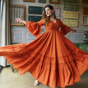 Vestido largo de manga larga con volantes, prenda de moda de diseñador - Product Image 2