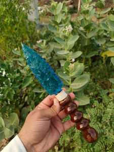 Cuchillo de punta de flecha de vidrio azul acuático hecho a mano con mango de madera, estilo obsidiana de piedra de fuego personalizado, decoración artística coleccionable - Product Image 6
