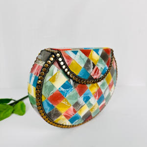 Bolso de Mano Elegante Moderno Hecho a Mano para Mujer, Bolso de Noche con Cuentas de Perlas Blancas, Marco de Metal Chapado en Oro Pulido, para Bodas y Fiestas - Product Image 3