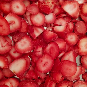 Fresas Enteras Liofilizadas, Orgánicas, Sin OMG, Snack Saludable, Sabor Dulce, Crujientes, Deliciosas, Naturales, Envasadas al Vacío - Product Image 1