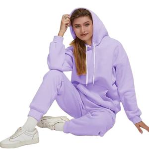 ชุดวอร์มสไตล์วินเทจคุณภาพสูงสำหรับผู้หญิง ฤดูหนาว ผลิตตามแบบ OEM ผ้าฝ้ายฟลีซ 100% เสื้อฮู้ดแบบสวมหัว กางเกงขายาว ชุดลำลอง ระบายอากาศได้ดี - Product Image 1