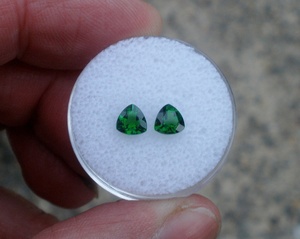 Matching Pair <b>5</b> mm Green Trillion Chrome Diopside in AAA Grade - Product Image 5