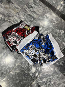 Pantalones Cortos de Entrenamiento de Muay Thai y Kickboxing Estilo Retro Personalizados - Blancos, de Spandex/Poliéster, Ligeros y de Secado Rápido para Hombre - Product Image 3