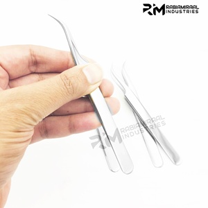 Pince à cils professionnelle RMI de qualité supérieure, en acier inoxydable massif, courbée en J, argentée scintillante, pour extensions de cils volume - Product Image 5