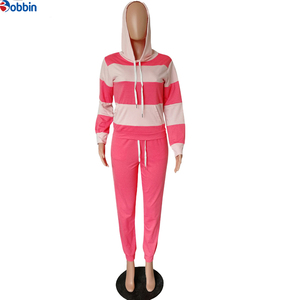 Conjunto deportivo de 2 piezas a rayas personalizado para mujer, chándal con capucha, pantalones deportivos de manga larga, conjunto de ropa deportiva de 2 piezas con sudadera con capucha - Product Image 4