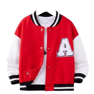 เสื้อแจ็คเก็ต Letterman ปักลาย Chenille แบบกำหนดเอง ผ้าขนสัตว์ 100% สีแดงและสีขาวสไตล์วินเทจ แจ็คเก็ตเบสบอลทรง Bomber สำหรับผู้ชาย - Product Image 3