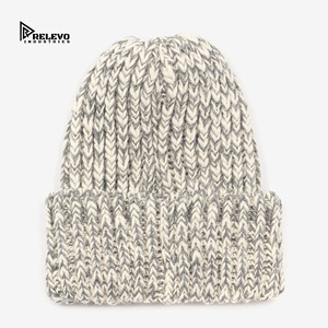 Bonnets d'hiver personnalisés avec broderie de logo, bonnets à visière en gros sous marque privée, chapeaux tricotés OEM ODM, couvre-chefs personnalisés en gros - Product Image 2