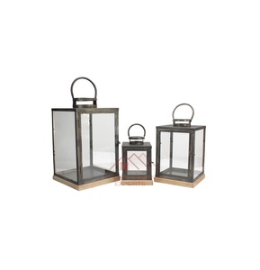 Farol de vela de metal y acero con base de madera, hecho a mano, de lujo, con cristal. - Product Image 1