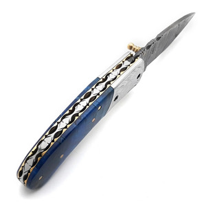 Couteau pliant EDC en acier Damas fait main, manche en résine marbrée, étui en cuir, pour la chasse et le camping, directement du fabricant - Product Image 5
