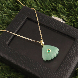 Premium quality hand carved green aventurine scallop shell pendant <b>with</b> emerald zircon 18k gold plated women's jewelry necklace - Product Image 3