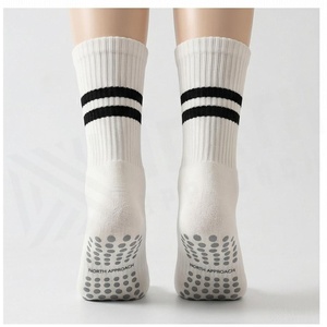 Chaussettes North Approach en coton blanc respirant avec imprimé lettres pour adultes, idéales pour le printemps et les tenues décontractées - Product Image 2