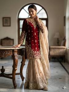 ชุดชาราร่าผ้าไหม GMY ปักลายหรูหรา 3 มม. พร้อมงานประดับมุกและหมุดโลหะ – คอลเลคชั่นงานแต่งงาน - Product Image 3