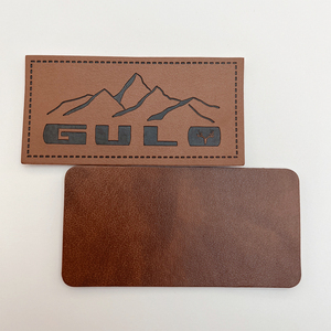 Patch en cuir personnalisé avec logo de marque |   Étiquette en PU découpée au laser de précision pour vêtements techniques et sacs de luxe |   Usine OEM professionnelle - Product Image 2