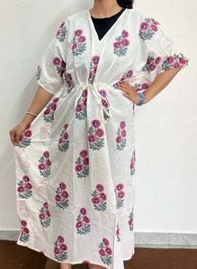 Elegante Vestido Largo Kaftan de Algodón Estampado para Vacaciones en la Playa, Ropa de Resort y Salidas Informales - Product Image 1