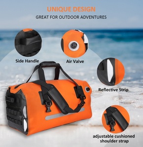 Accessoires d'équipement sportif, logo personnalisé, sacs de sport classiques et durables en PVC de 30 à 40 L pour les équipes de hockey sur glace - Product Image 2
