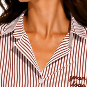 Camisa corta a rayas marrón y blanca personalizada para mujer, con logotipo bordado personalizado, manga corta, abotonada, informal, blusa de verano, OEM - Product Image 5
