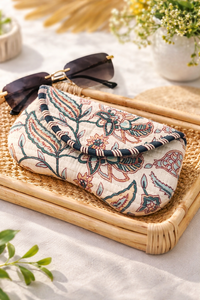 Étui à lunettes rectangulaire matelassé fait main Shree Balajee Garments à imprimé floral, pochette souple en coton pour femme, tendance - Product Image 1