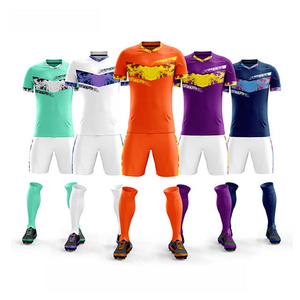 ชุดฟุตบอลยูนิเซ็กซ์ขายดี พร้อมสีและโลโก้ตามสั่ง คุณภาพสูง ผลิตจากผ้าสแปนเด็กซ์/คอตตอน รับผลิตแบบ OEM สำหรับขายส่ง - Product Image 1